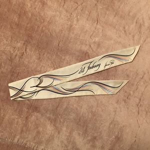 HERMÈS Twilly Silk Scarf